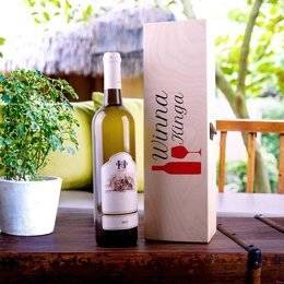 Pudełko zamykane na wino z nadrukiem dla kobiety - WINNA