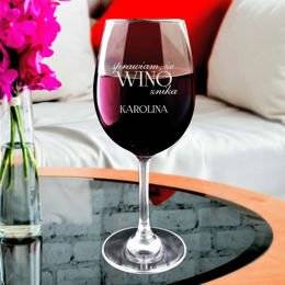 Kieliszek do wina z iminiem - Sprawiam, że wino znika