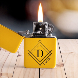 Żółta zapalniczka benzynowa w pudełku - monogram + imię