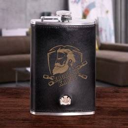 Ekskluzywna piersiówka Wittchen dla brodacza