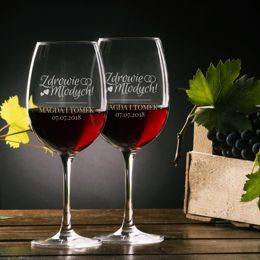 Kieliszki do wina - zdrowie młodych