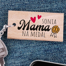 Brelok drewniany z nadrukiem - Mama na medal