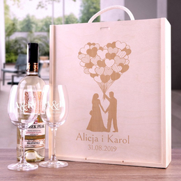 Zestaw pudełko z kieliszkami i miejscem na wino dla pary