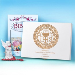 Biblia w drewnianym pudełku- Pamiątka I Komunii Świętej