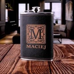 Piersiówka 190ml czarna  - monogram + imię