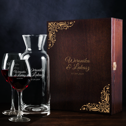 Zestaw pudełko z karafką i 2 kieliszki do wina -Dla pary na każdą okazję