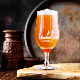 Pokal na nóżce - Szpilki + imię