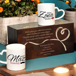 Dwa kubki w pudełku z grawerunkiem "idealna Żona i doskonały Mąż"- prezent na ślub lub rocznicę