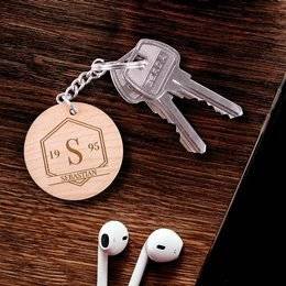 Okrągły brelok drewniany z okazji urodzin