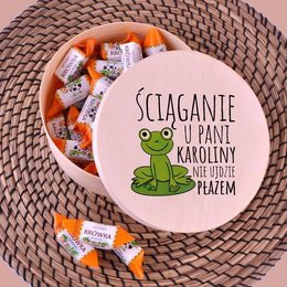 Drewniane pudełko z krówkami dla nauczyciela biologii