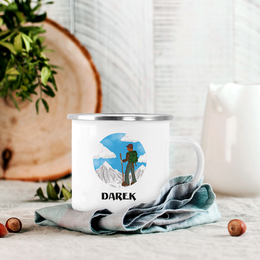 Biały kubek metalowy z kolorowym nadrukiem - Podróżnik