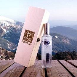 Pudełko zamykane na wódkę z nadrukiem - Monogram