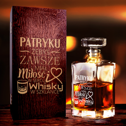 Zestaw prezentowy - Karafka w pudełku drewnianym ... miłość w sercu...