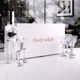 Zestaw sześciu kieliszków do wódki w pudełku drewnianym z Twoim tekstem