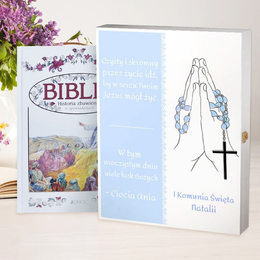 Biblia w drewnianym pudełku - dłonie
