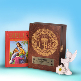 Biblia w drewnianym pudełku- Pamiątka I Komunii Świętej