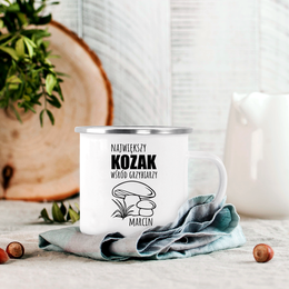 Biały kubek metalowy z kolorowym nadrukiem - dla Grzybiarza