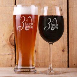 Kieliszek do wina i szklanka do piwa - prezent na rocznicę